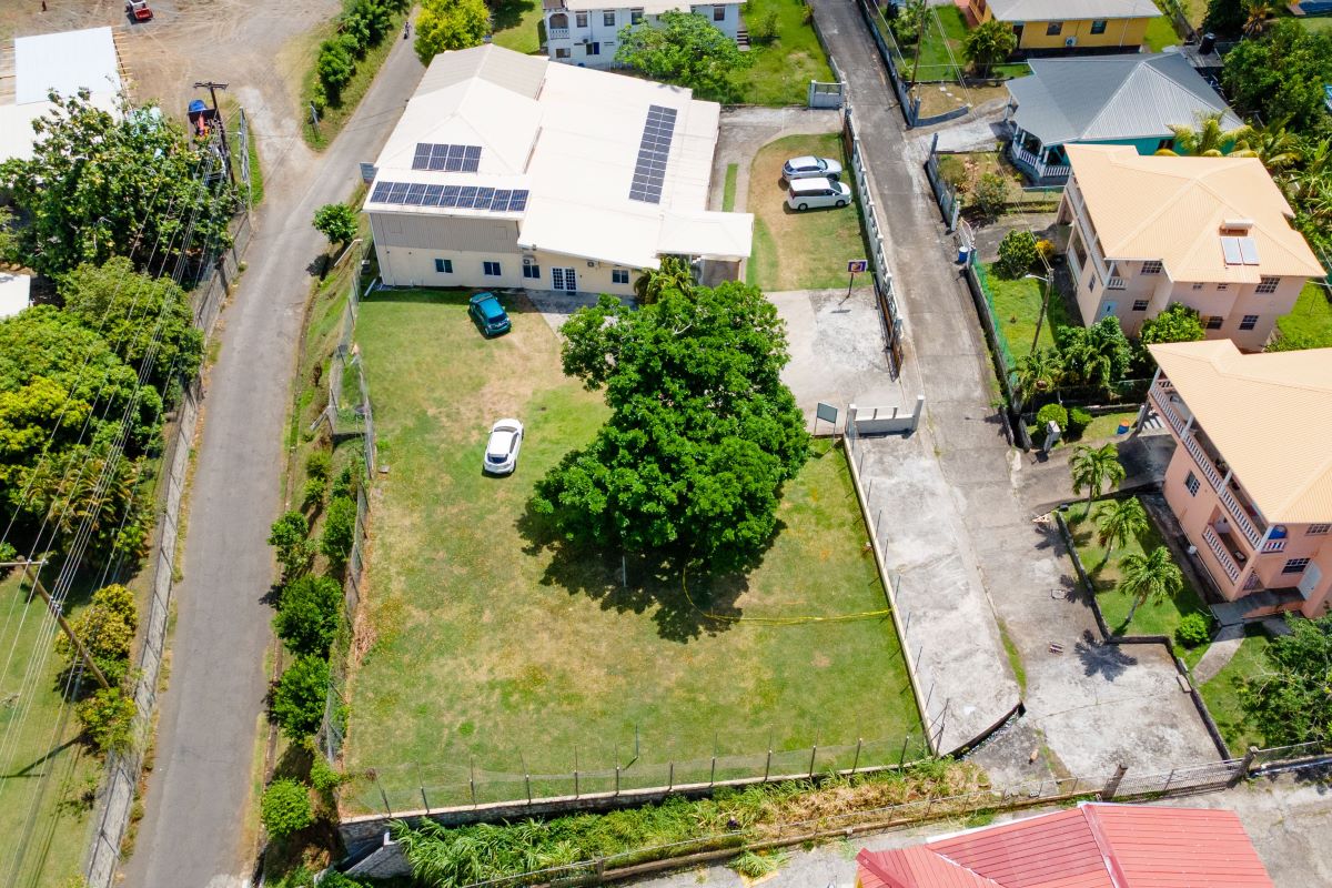 Main view of the property